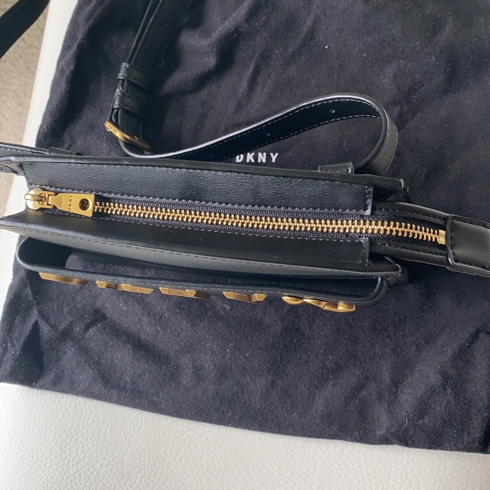 DKNY classy belt bag, used just once, like new - Picture 4 of 4
